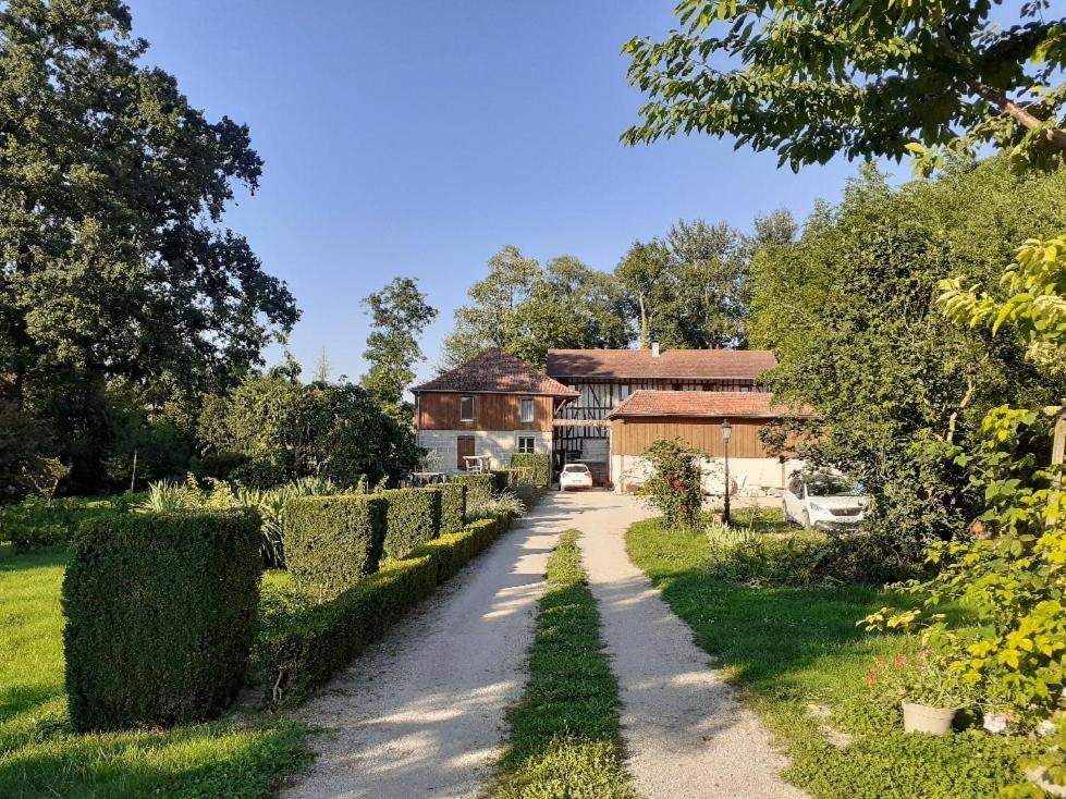 Moulin Du Ruet - Chambres D'Hotes Saint-Amand-sur-Fion Exterior foto