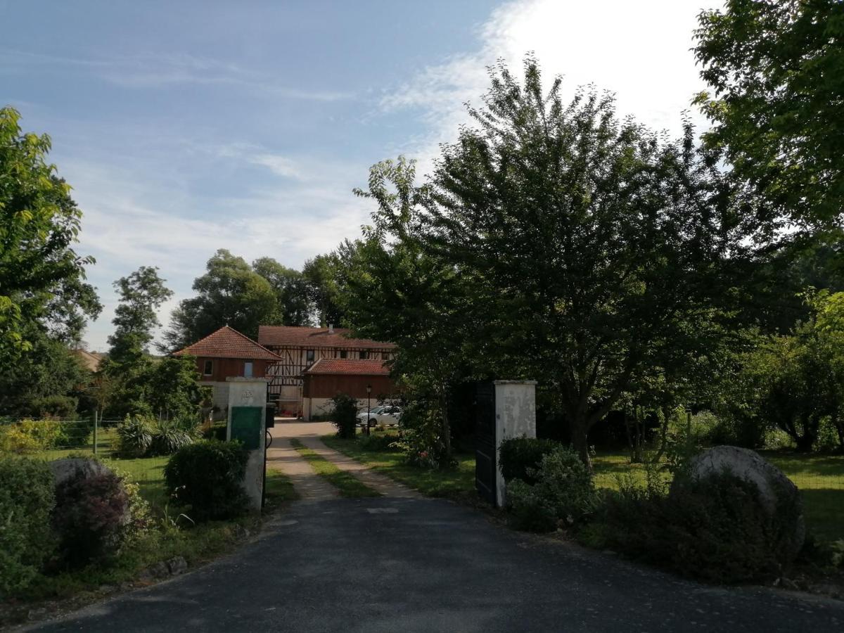 Moulin Du Ruet - Chambres D'Hotes Saint-Amand-sur-Fion Exterior foto